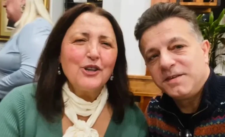 Parashqevi Simaku uron shqiptarët për Krishtlindjet: Ju përqafoj, Zoti ju bekoftë!