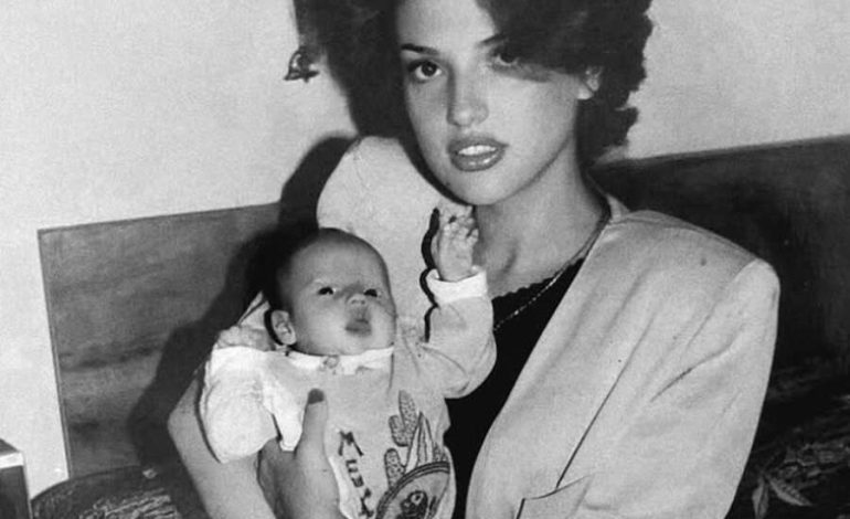 Përkujtim emocionues i Annës për nënën e ndjerë, Ilda Gjonin