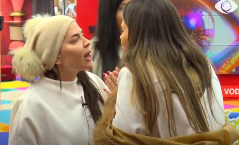 “Ik mbushu”/ Agravon debati mes Valbonës dhe Rozanës