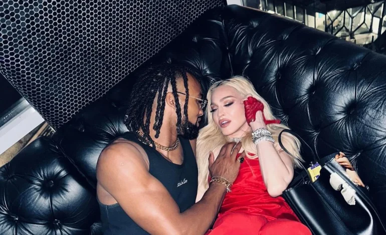 Madonna mohoi thashethemet për lidhjen me Akeem Morris: “Dita më e bukur e vitit”