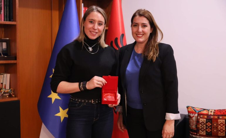 U rëndit në vendin e dytë në Kupën e Botës për ski, Manastirliu mirëpret Colturin: Mbajte lart flamurin e Shqipërisë