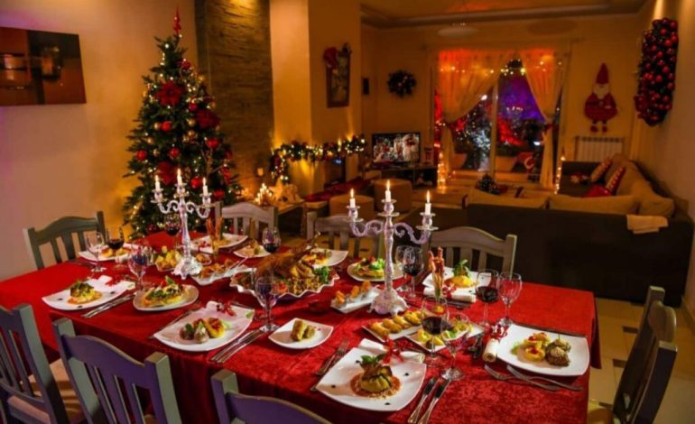 Shqiptarët shpenzime të ulëta për pushime, shumica më pak se 100 euro! Pjesa më e madhe shkon për ushqim dhe pije