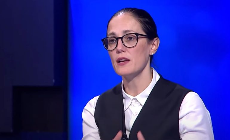 “Reforma e inspektimeve të bizneseve prioritet për vitin e ardhshëm”-Ministrja Ibrahimaj: Ekonomia shqiptare po rritet me ritme të përshpejtuara, më të larta se vendet e Europës