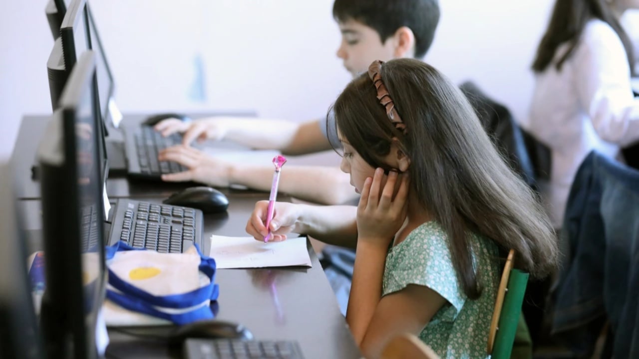 Shpallen rezultatet e vlerësimit ndërkombëtar TIMSS 2023: Shqipëria shënon progres në matematikë dhe shkencë