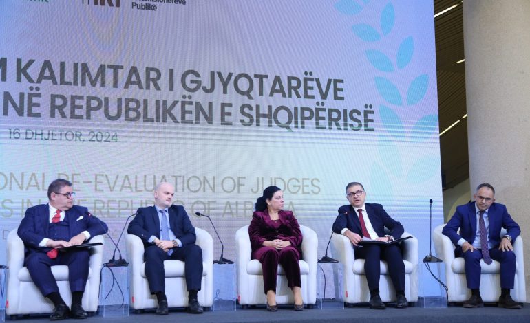 ‘Pasqyra’ e vetingut ekspozoi problemet e thella të sistemit shqiptar të drejtësisë