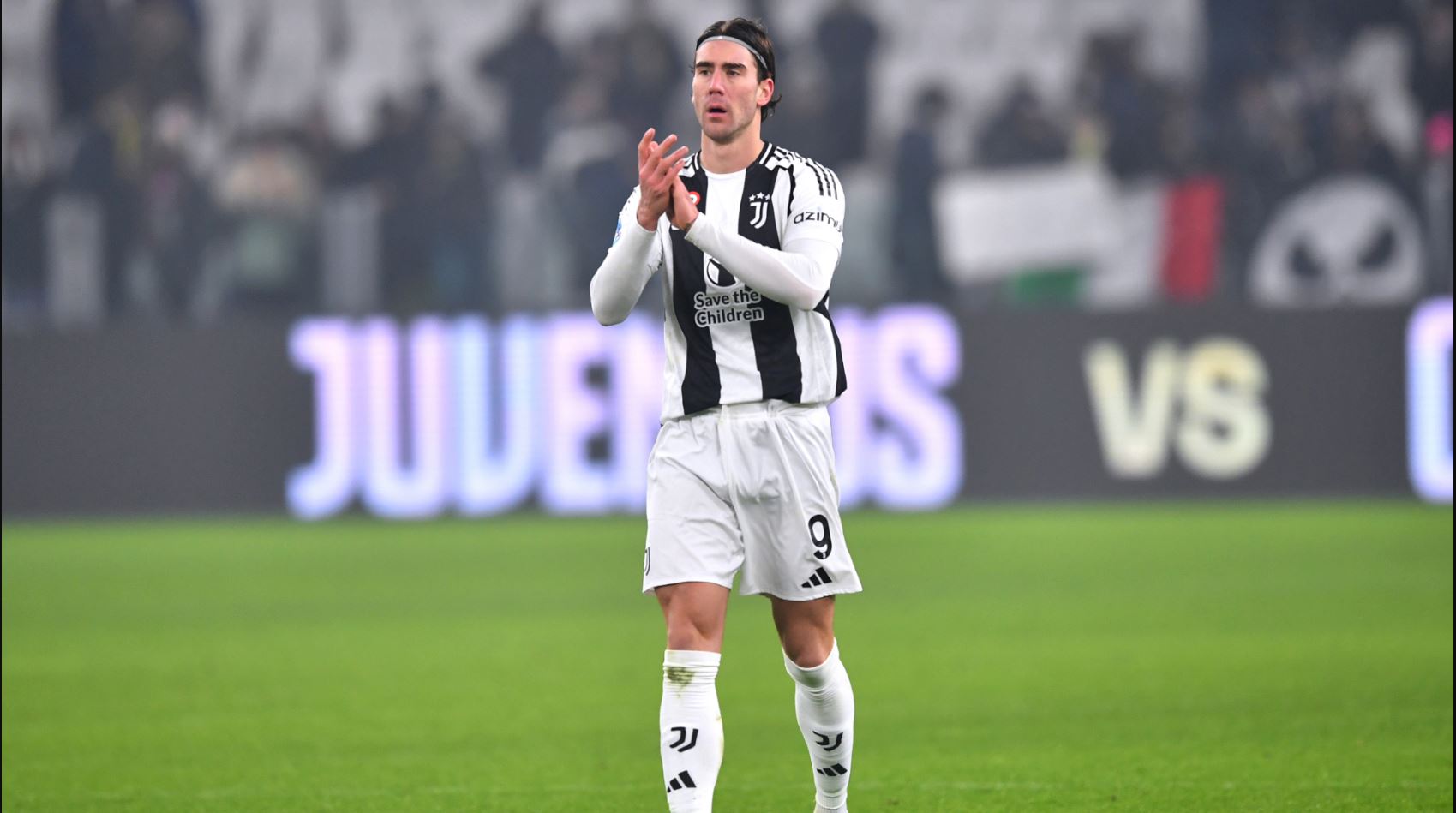Juventus zhgënjyes, ndaj Venezia-s barazimi i katërt radhazi, tifozët vërshëllejnë skuadrën dhe “përplasen” me Vlahoviç