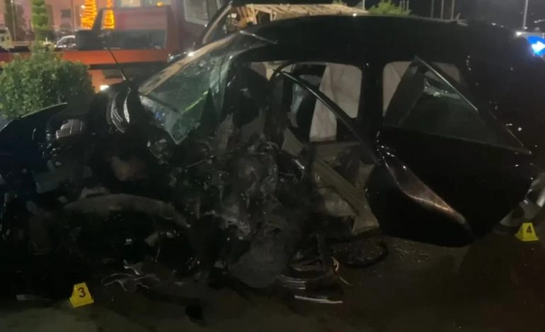 FOTO/ Aksident i trefishtë në aksin Lezhë-Laç! Mbeten të plagosur tre persona, ja detajet
