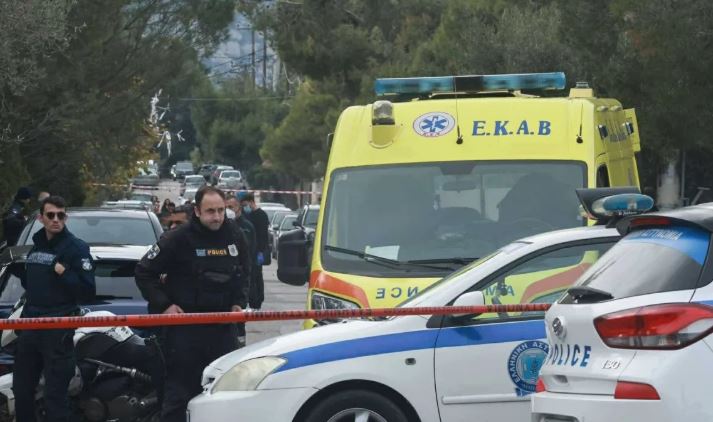 EMRAT/ Atentati ndaj shqiptarëve në Greqi, identifikohen viktima dhe i plagosuri! Autori i krimit, u largua me makinën tip “BMW”…