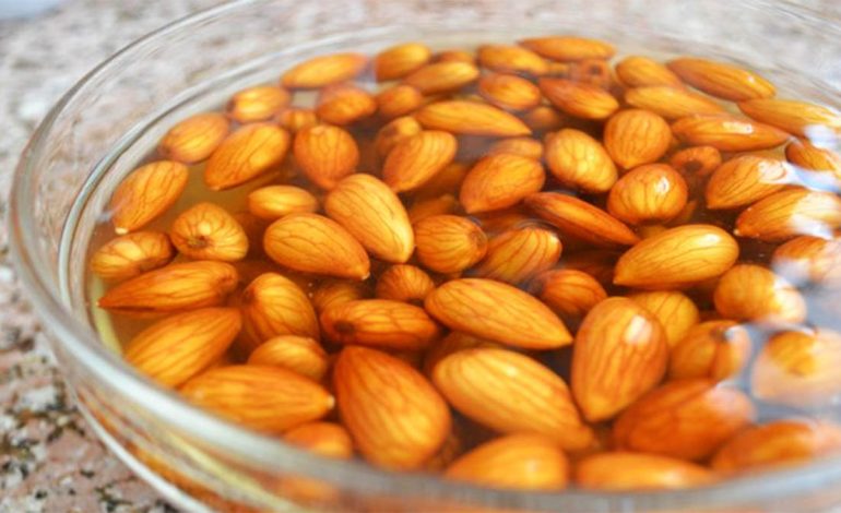 Zgjidhja Ideale – Si të Përdorni Bajamet për të Parandaluar Dhimbjet e Kokës