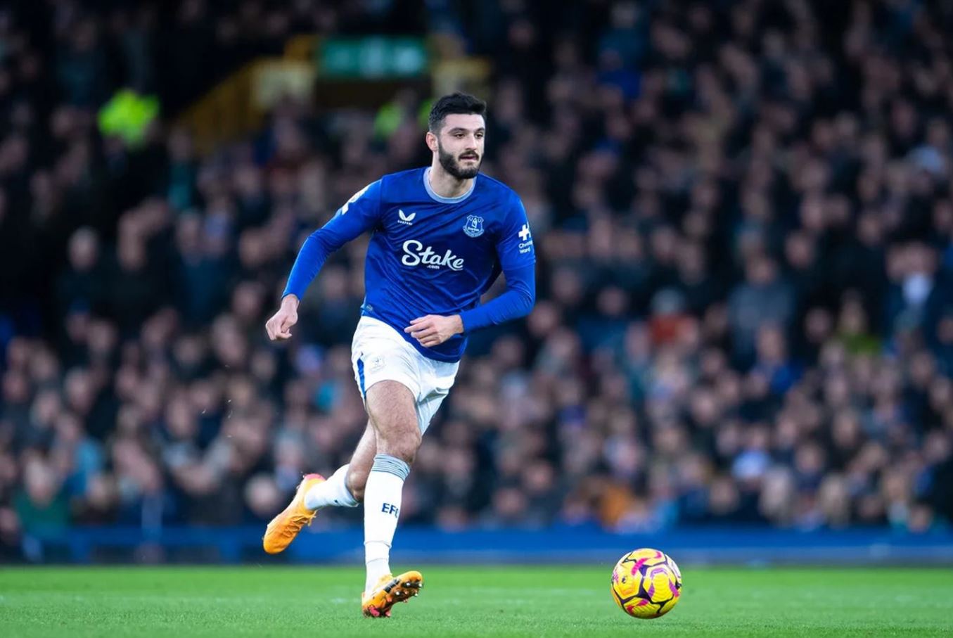 Zhvilloi ndeshje e parë si titullar, trajneri i Everton për Brojën: Është lojtar i mirë, do rritet shumë