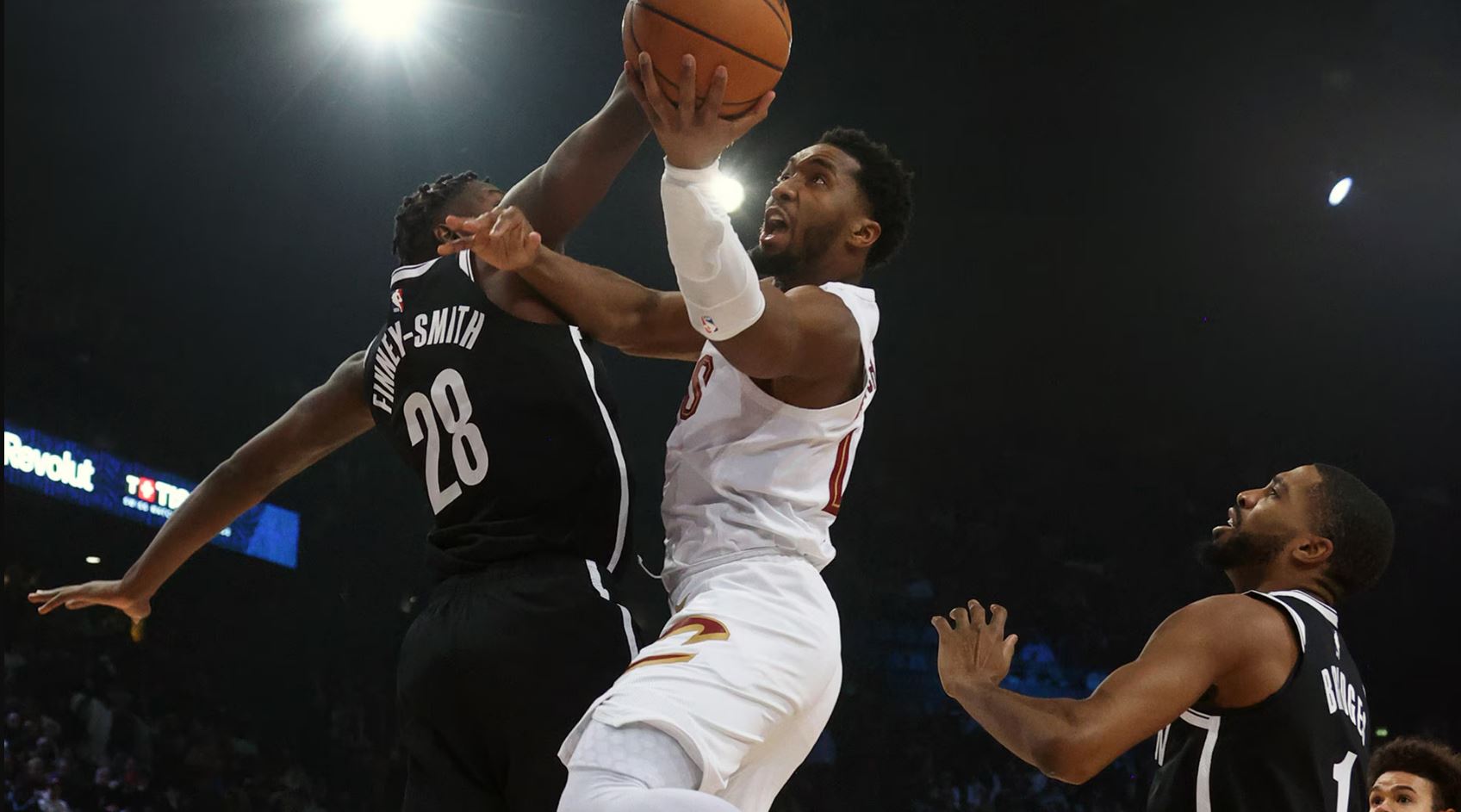 NBA/ Cleveland skuadra e momentit, fitore në sekondat e fundit për Denver e Detroit
