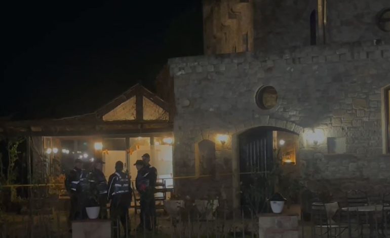 Vrau në mes të lokalit 50-vjeçarin, autori është kunati i të shumëkërkuarit të drejtësisë, zbulohet e shkuara “e errët”