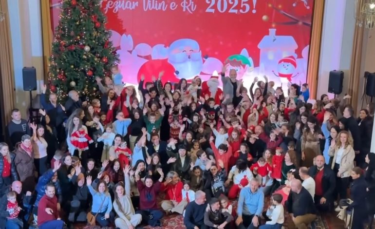 Festë në godinën e qeverisë! Rama publikon videokartolinën e fëmijëve dhe prindërve të skuadrës së Kryeministrisë