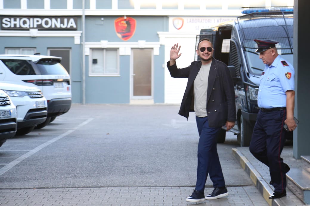 Sot 34 vjetori i themelimit të PD/ Salianji mesazh nga burgu: E nesërmja për ne demokratët është sërish betejë! Do jemi bashkë për të festuar triumfin