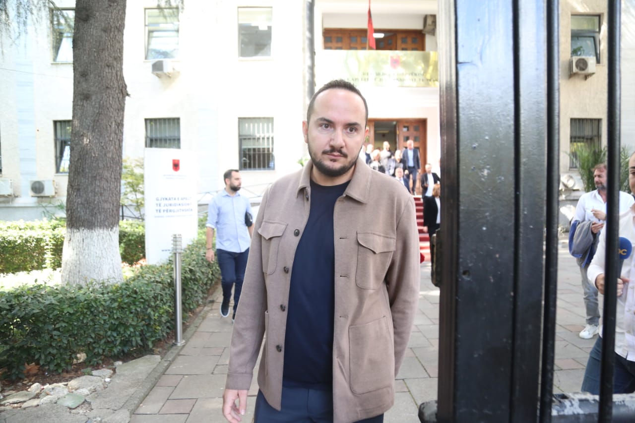 “Shkova ta takoj në burg”- Ina Zhupa: Ervin Salianji bën opozitë edhe nga qelia, do dali më i fortë nga atje!