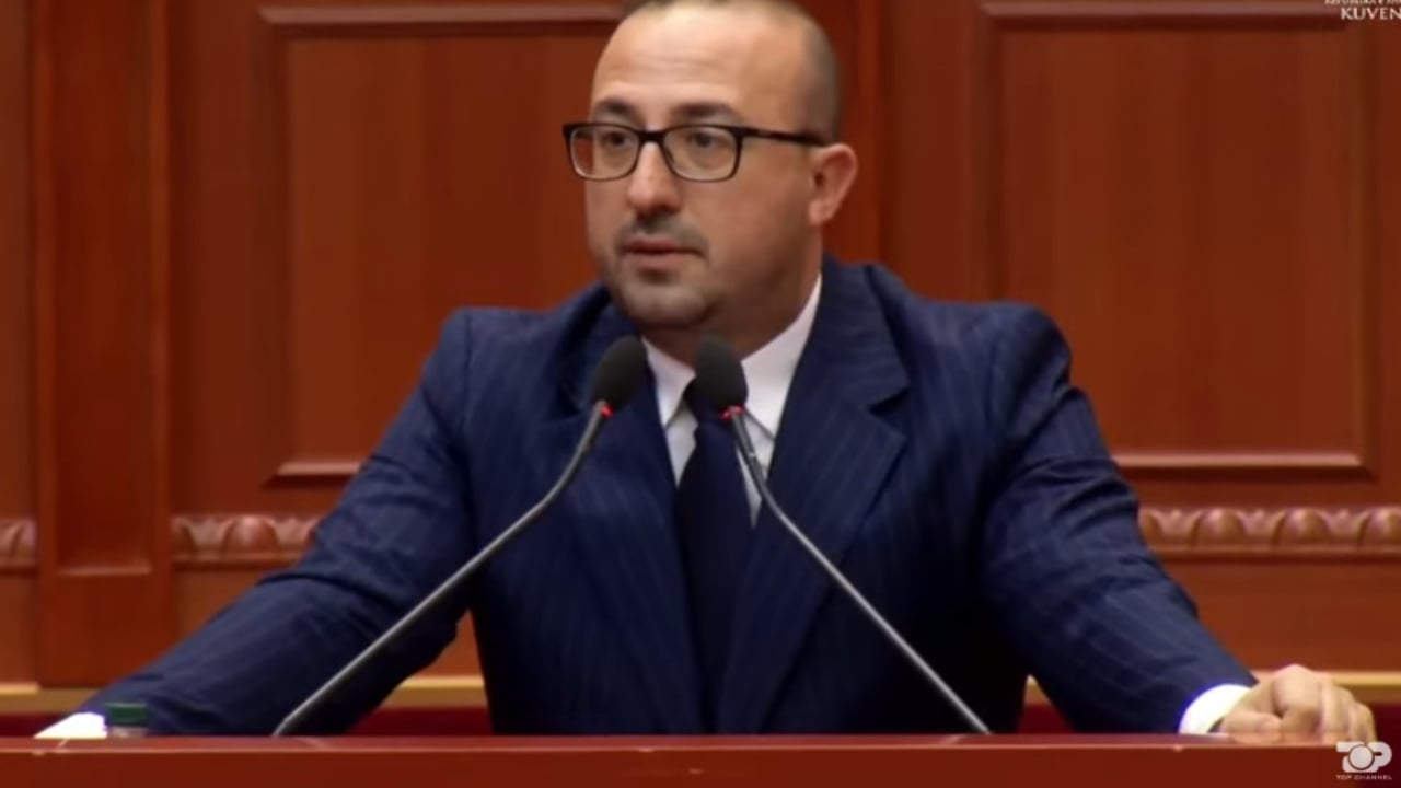 “Nuk jep njeri nuse në fshat, s’ka më lopë për të mjelë”, Korreshi ironizon situatën në vend: Ministre rrini më shumë me hallexhinjtë