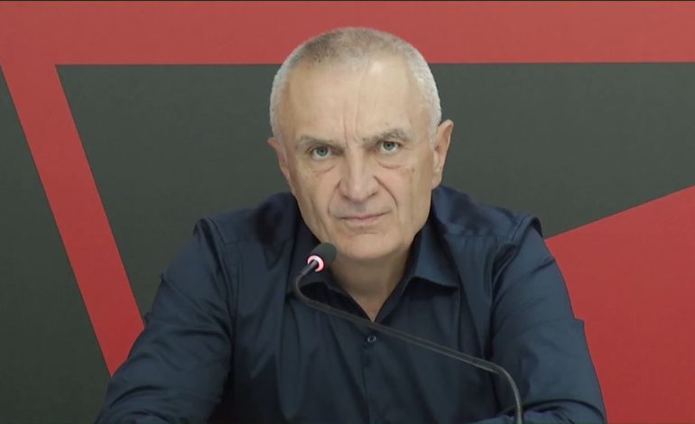 Partia e Lirisë protestë para SPAK-ut, lexohet mesazhi i Ilir Metës: Hetime të turpshme dhe të manipuluara! Po mbrohet korrupsioni!