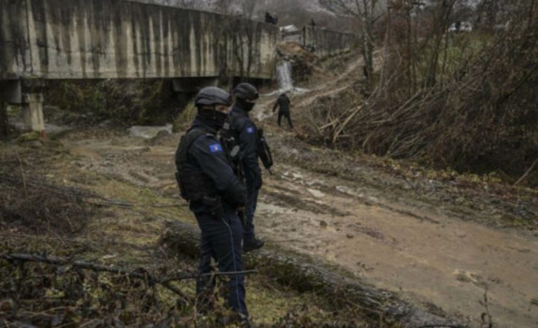 Sërish bastisje në Varagë të Zubin Potokut, sekuestrohen të tjera armë