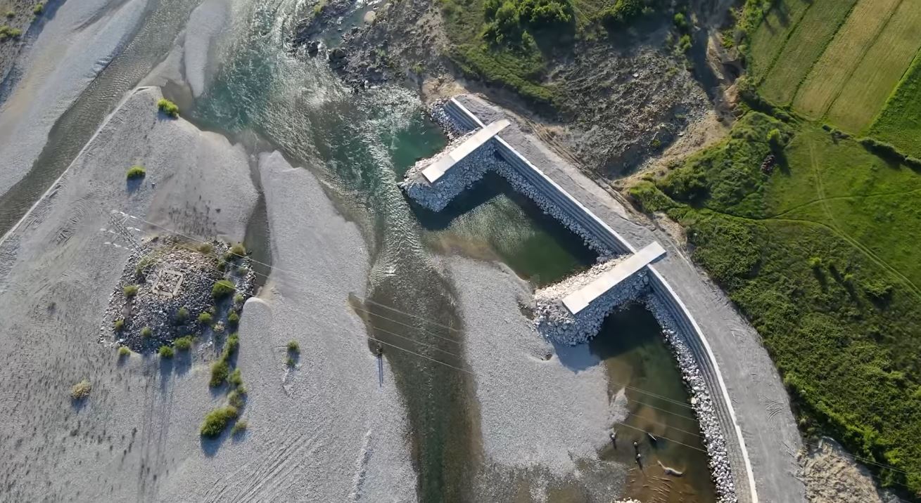 Përfundojnë punimet për mbrojtjen nga gërryerjet e lumit Drin në Juban të Shkodrës, Rama: Sigurohen mbi 500 hektarë tokë bujqësore dhe zona të banuara