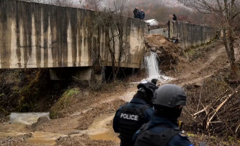 “Serbia cenon territorin e Kosovës”, shtypi gjerman ngre alarmin pas sulmit të fundit në Veri: Luftë kibernetike e Rusisë