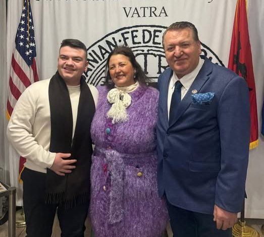 Klark Morinaj, mik special i shoqatës “VATRA” në pritjen e këngëtares Parashqevi Simaku