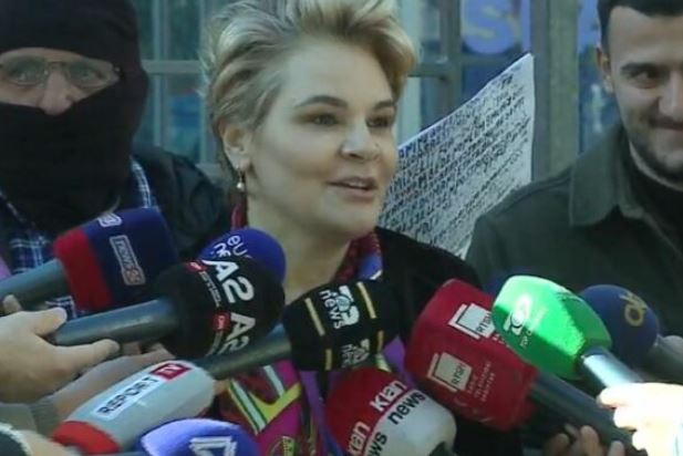 Apeli i Posaçëm prish pjesërisht vendimin e GJKKO-së, mbetet nën sekuestro vila e Monika Kryemadhit! Deputetja e PL: Banesat janë përfituar në mënyrë të ligjshme!