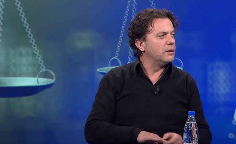 “Drejtësia në Shqipëri ka ngelur jetime!”- Aktori Vasili: Është lodhur Evropa me ne, SHBA-të po na trajtojnë akoma si parfume të shtrenjta që janë në shishe të vogla