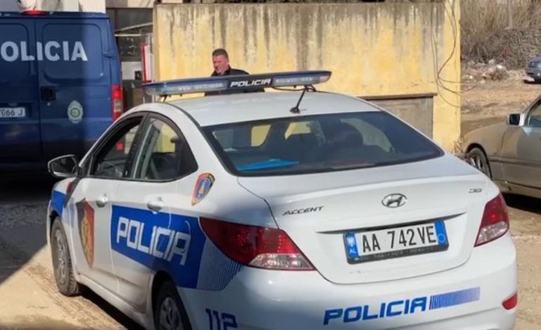 Vetëplagoset me armë zjarri një person në Lezhë