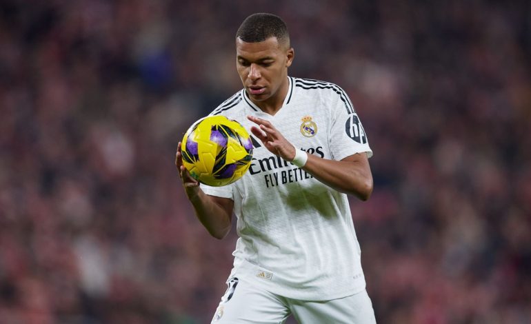 Mbappe në qendër të ciklonit, por francezi nuk stonon në shifra