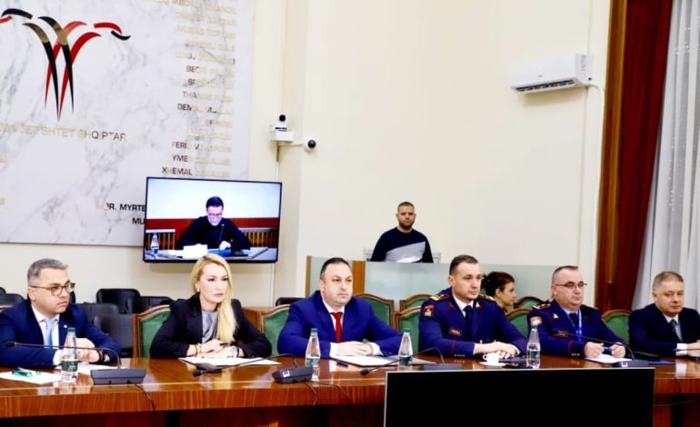 “Rusia luftë hibride në Ballkanin Perëndimor përmes ‘satelitëve’ të saj”, ministri i Brendshëm: 90% e propagandës ruse bëhet në gjuhën serbe! Ka edhe portale në shqip