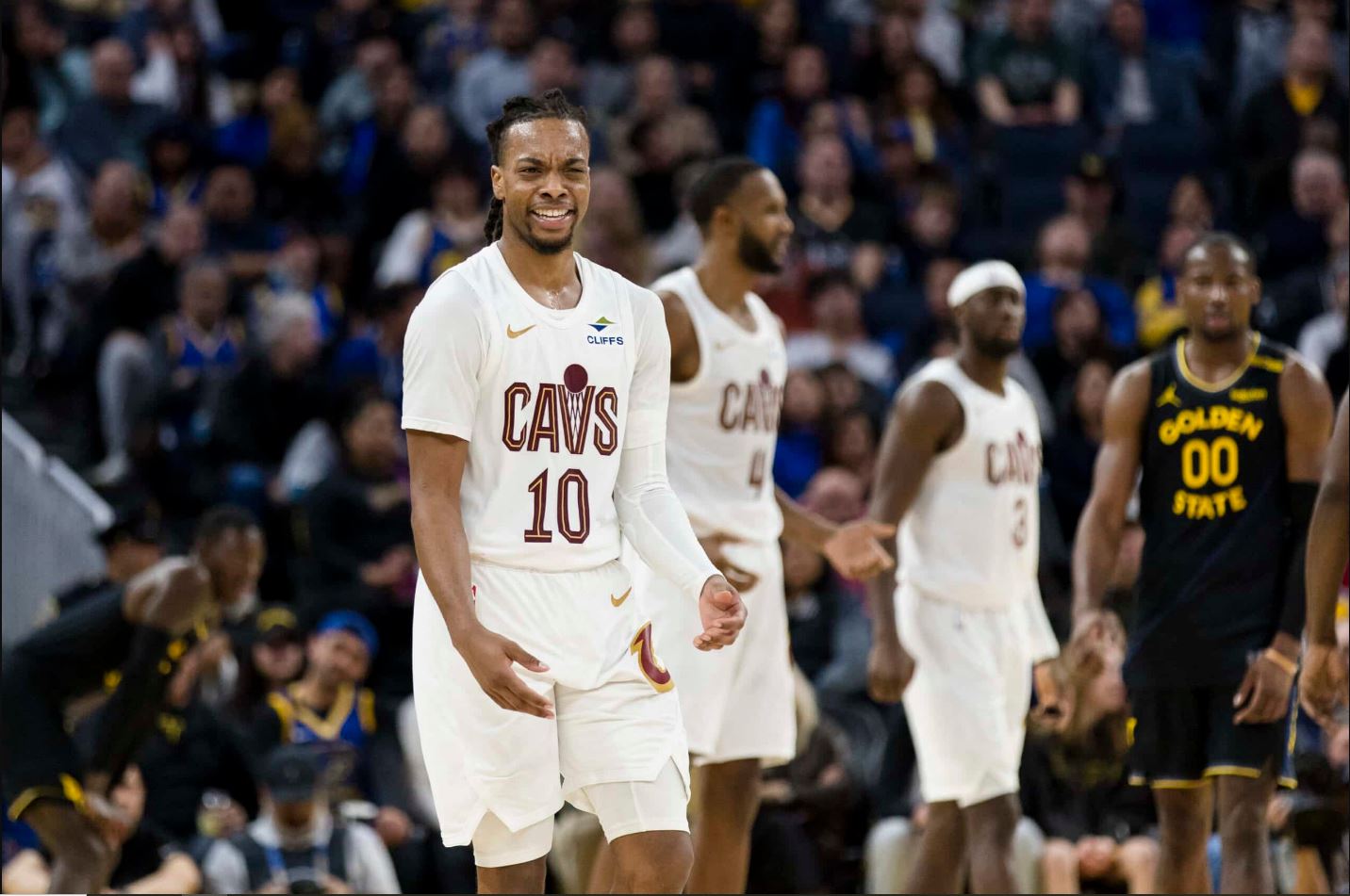 Cleveland dominon, kryesuesit e Lindjes mposhtin Golden State