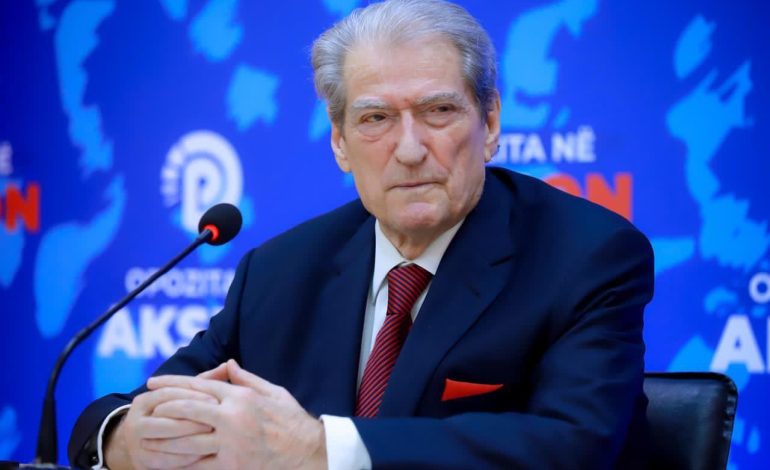 Berisha prezanton “Kartën e Konsumatorit”: Qytetarët do të rimbursohen 100% për produktet! Ja si do të funksionojë