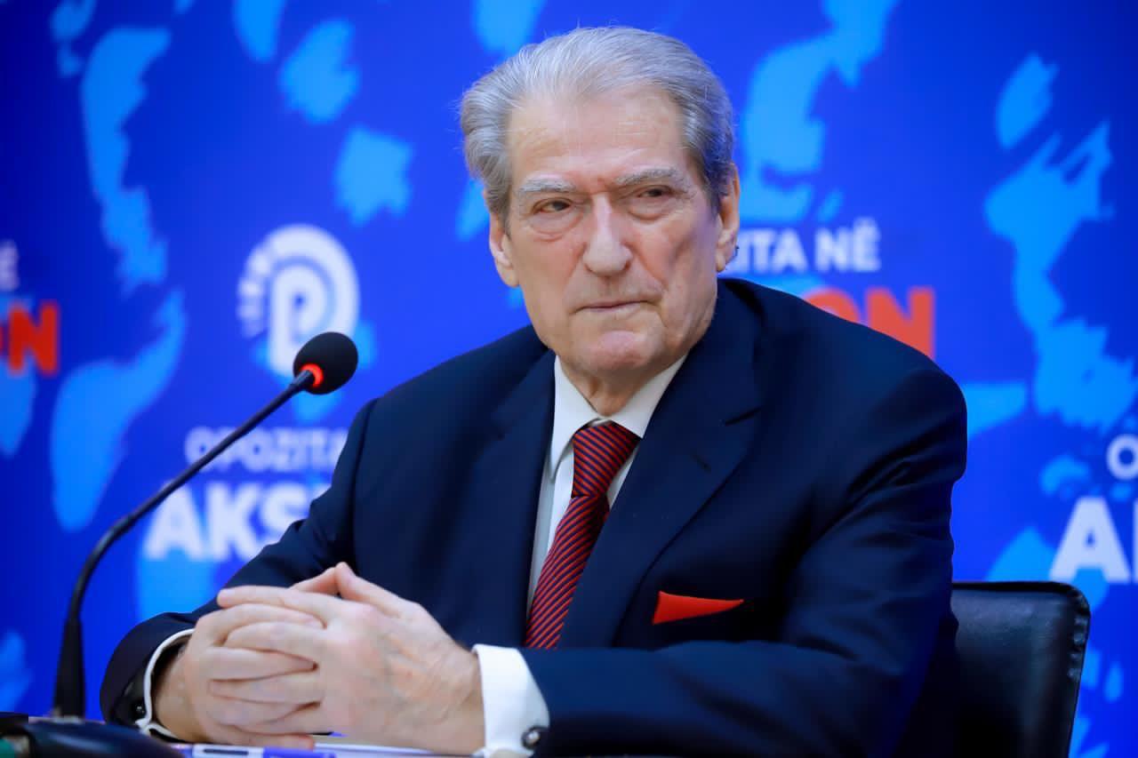 Berisha prezanton “Kartën e Konsumatorit”: Qytetarët do të rimbursohen 100% për produktet! Ja si do të funksionojë