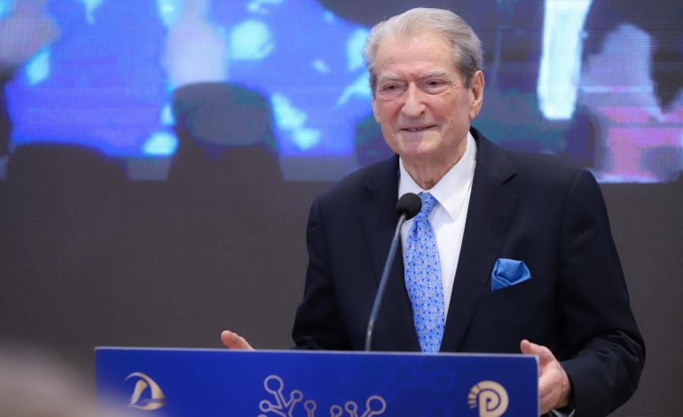 “Jemi në stadin e fundit të betejës”- Berisha: Premtimet tona do t’i realizojmë në tre muajt e parë! Pasuritë kombëtare do i kthejmë tek qytetarët…