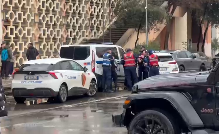 Sherri mes adoleshentëve pranë pallatit të sportit “Asllan Rusi”, procedohen 3 të mitur