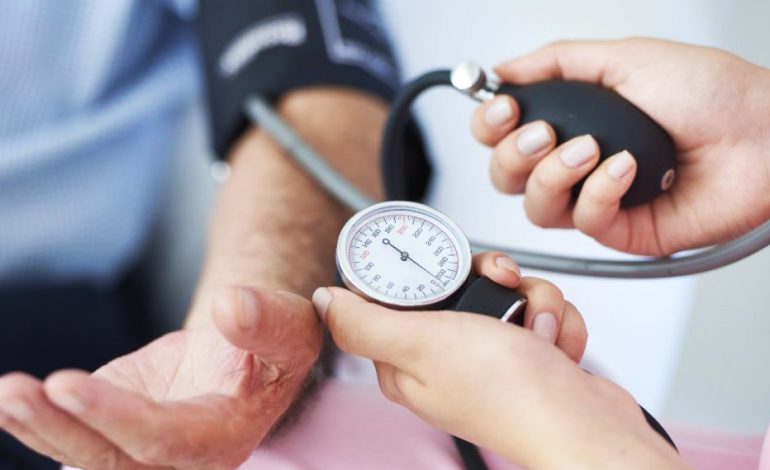 Si të Ulni Tensionin e Lartë të Gjakut pa Përdorur Ilaçe