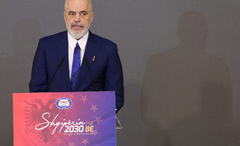 “Karamelet elektorale”, qeveria kritikohet për cenim të standardeve zgjedhore