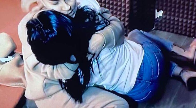 Pamjet/ Debati me Gertën, Livias i ndodh atak paniku