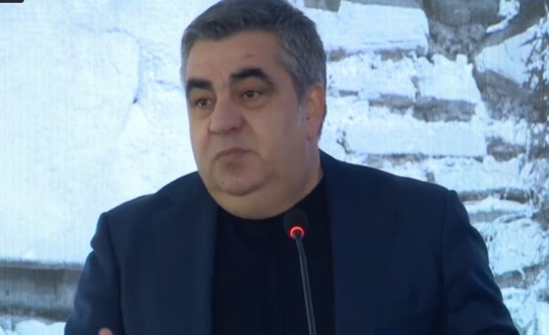 Nënshkrimi i marrëveshjes për rijetëzimin e kalasë, Gonxhja: Situata sot nuk na ndjell të vijmë në Elbasan! Ministri rendit projektet e qeverisë për qytetin