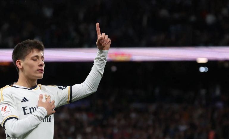 Suksesi në derbi jep efekte, Theo pranë rinovimit, Milan tenton Arda Gyler