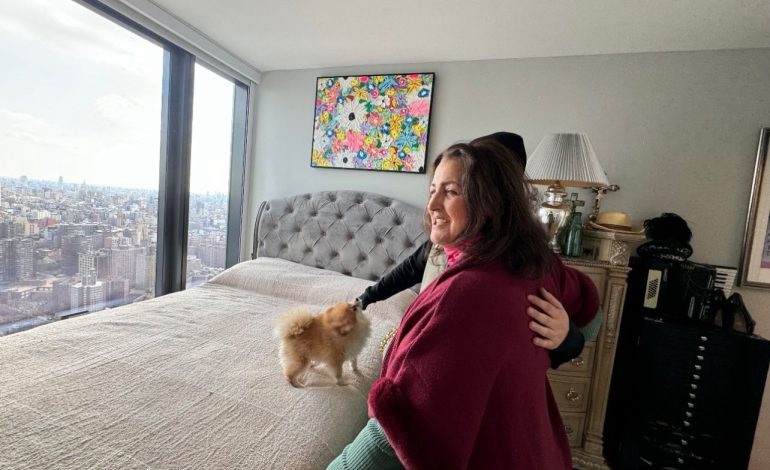 Parashqevi Simaku takohet me djalin pas shumë vitesh! Këngëtarja: Faleminderit Zot