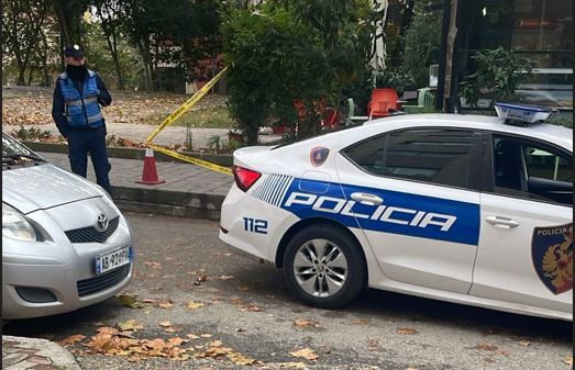 Sherri me dy të plagosur në Sarandë, të përfshirë 12 persona. Zbulohet identiteti i vëllezërve policë, vetë dorëzohet njëri prej tyre (EMRAT)