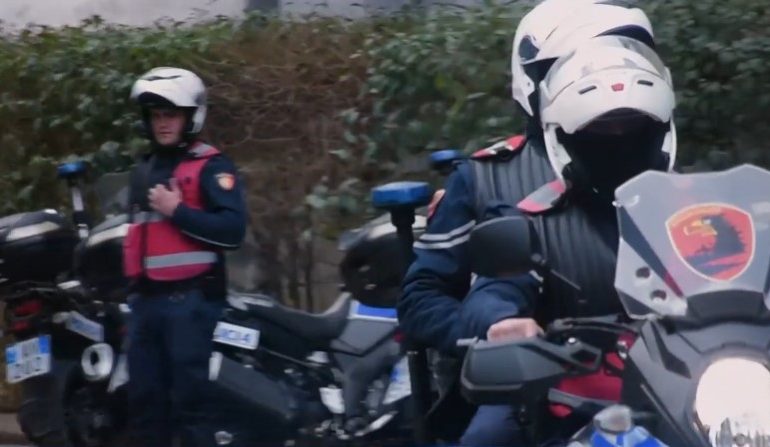 “Krimi i organizuar ka implikuar nivelet drejtuese të Policisë shqiptare”/ Analiza e VOA: U zbuluan përmes komunikimeve të aplikacionit Sky ECC