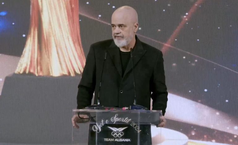 Mbrëmja ceremoniale “Yjet e sportit”, Rama: Kam parë bilancet e rezultateve, do kemi më shumë kampionë në vitet në vijim!