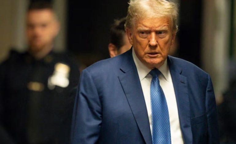 Avokatët e Donald Trump i kërkojnë gjykatësit në Nju Jork të ndalë dhënien e dënimit