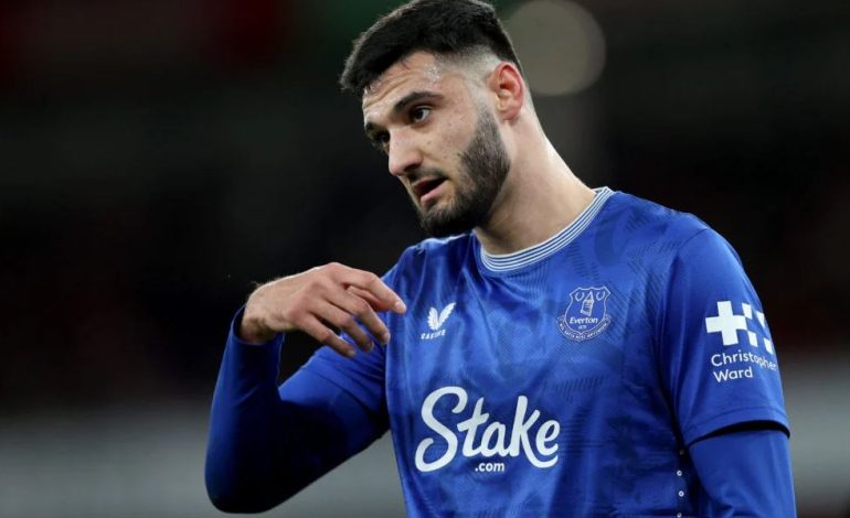 VIDEO/ Ndeshja e dytë si titullar zgjat vetëm 30 minuta, Broja largohet nga fusha i dëmtuar