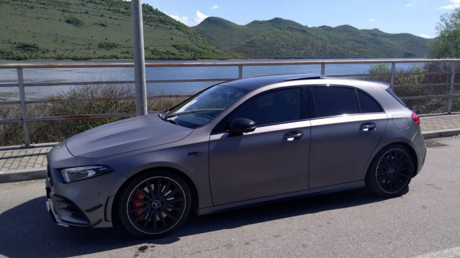 Kapet në kufirin malazez mjeti luksoz i drejtuar nga shqiptari, ishte vjedhur në Itali