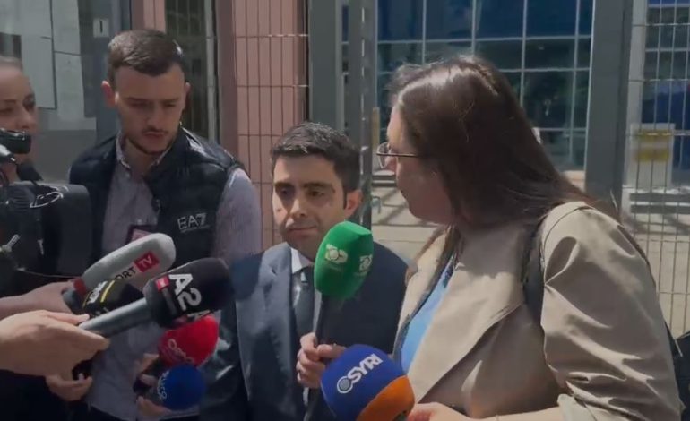 VIDEO/ Del pas 3 orësh nga SPAK vartësi i Ballukut. Kreu i Prokurimeve Publike, Jonaid Myzyri kyç sërish gojën përballë gazetarëve