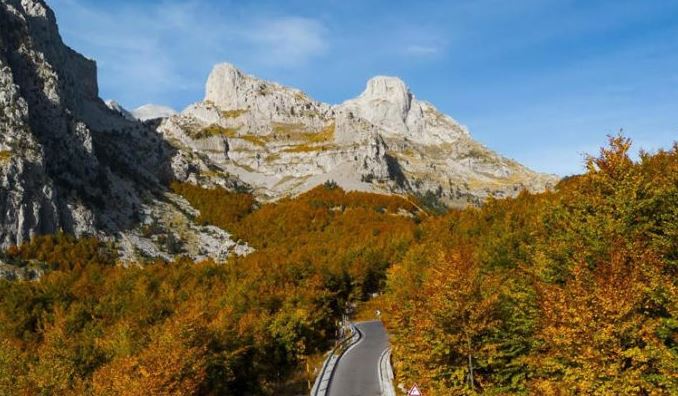 “Mot i mirë, natyrë mahnitëse dhe çmime të përballueshme”/ “Business Insider”: Turistët amerikanë zgjedhin Shqipërinë për të jetuar