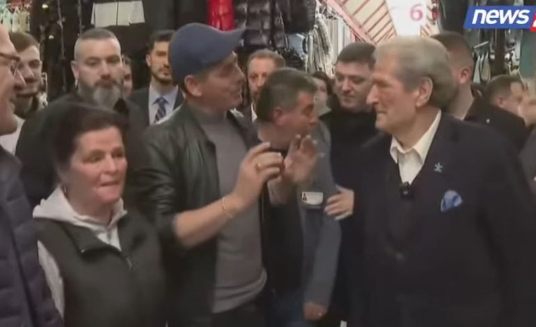 “Bashkisë do ia vëmë kufirin tek thana”, Berisha me biznesin e vogël: Nuk do të guxojnë të vënë taksa më shumë se 1 përqind të xhiros